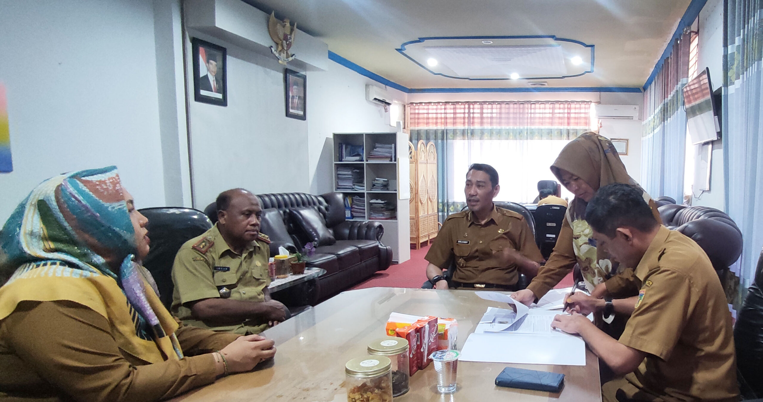 ACARA PENANDATANGANAN KINERJA BAGI PEJABAT ESELON III DI LINGKUP DINAS KOPERASI, USAHA KECIL DAN MENENGAH PROVINSI SULAWESI TENGAH