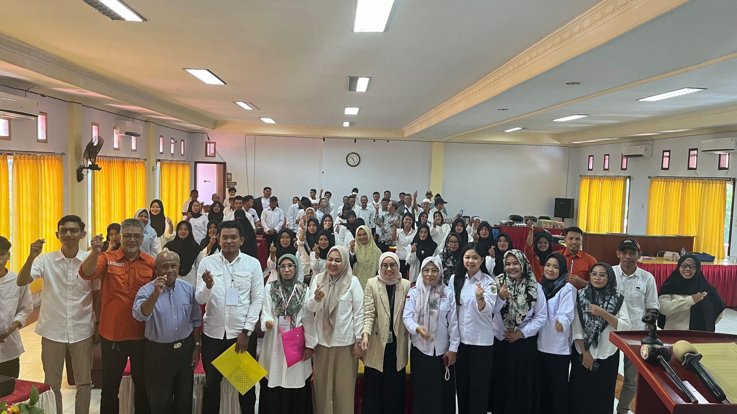 Dinas Koperasi & UKM selenggarakan Pelatihan Pembukuan dan Pencatatan Keuangan serta Pelatihan High Pressure Laminate (HPL) untuk Meningkatkan Kapasitas Pelaku Usaha di Parigi Moutong