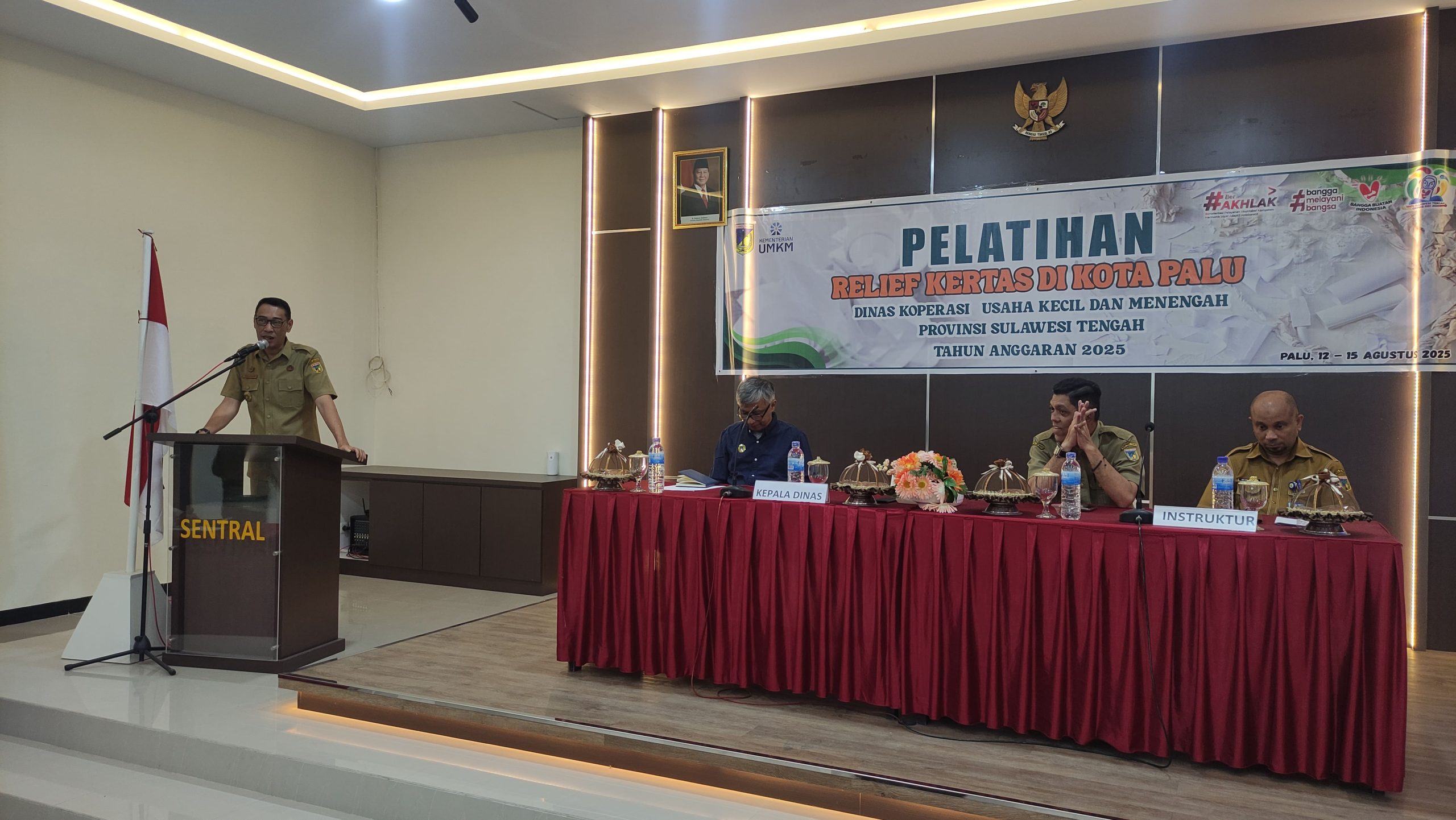 "Kreatifitas Tanpa Batas dengan Pelatihan Realief Kertas dari Dinas Koperasi & UKM"