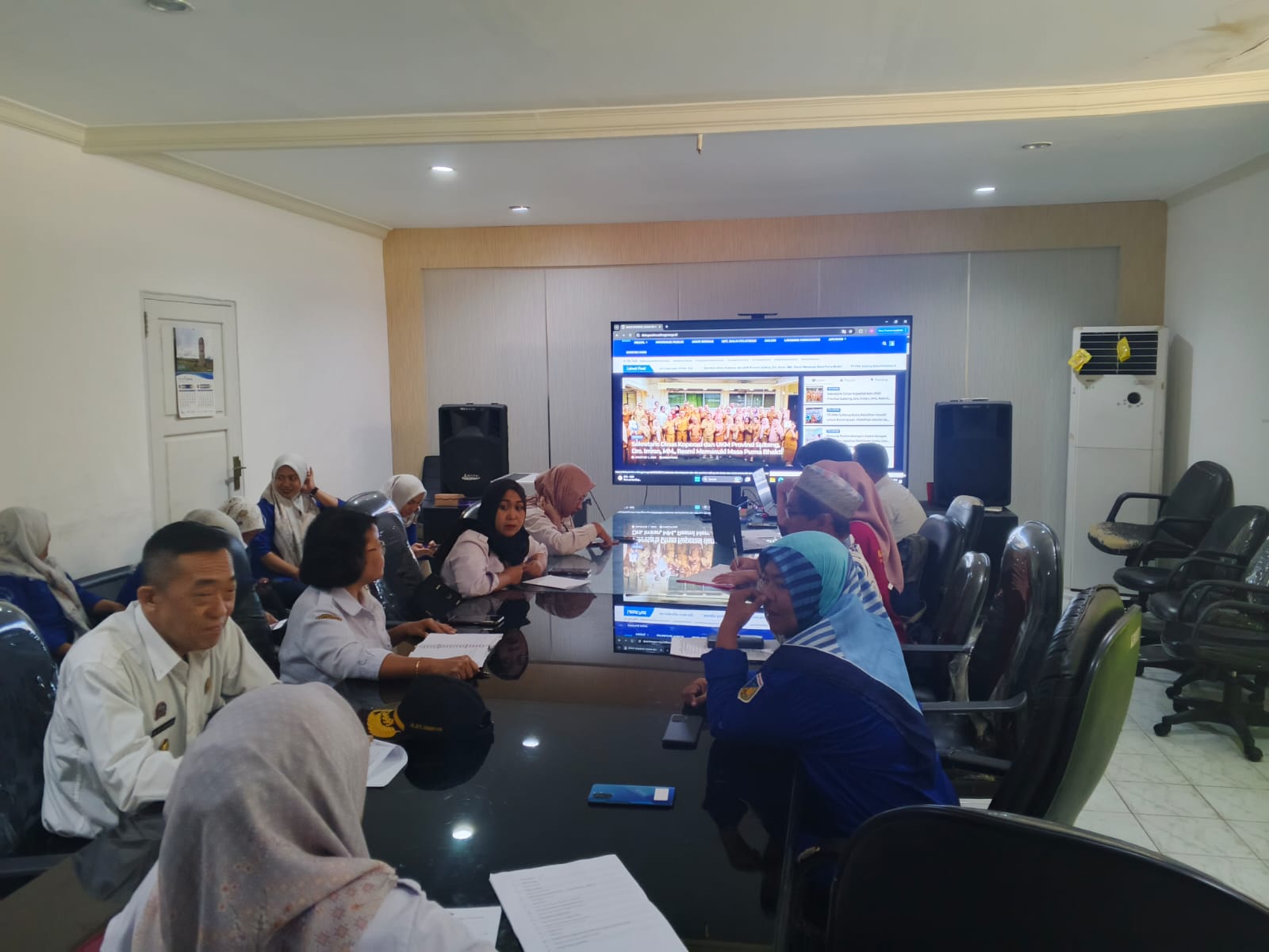 KI Sulteng dan Diskominfo Santik Gelar Monev Keterbukaan Informasi di Dinas Koperasi UKM Sulteng